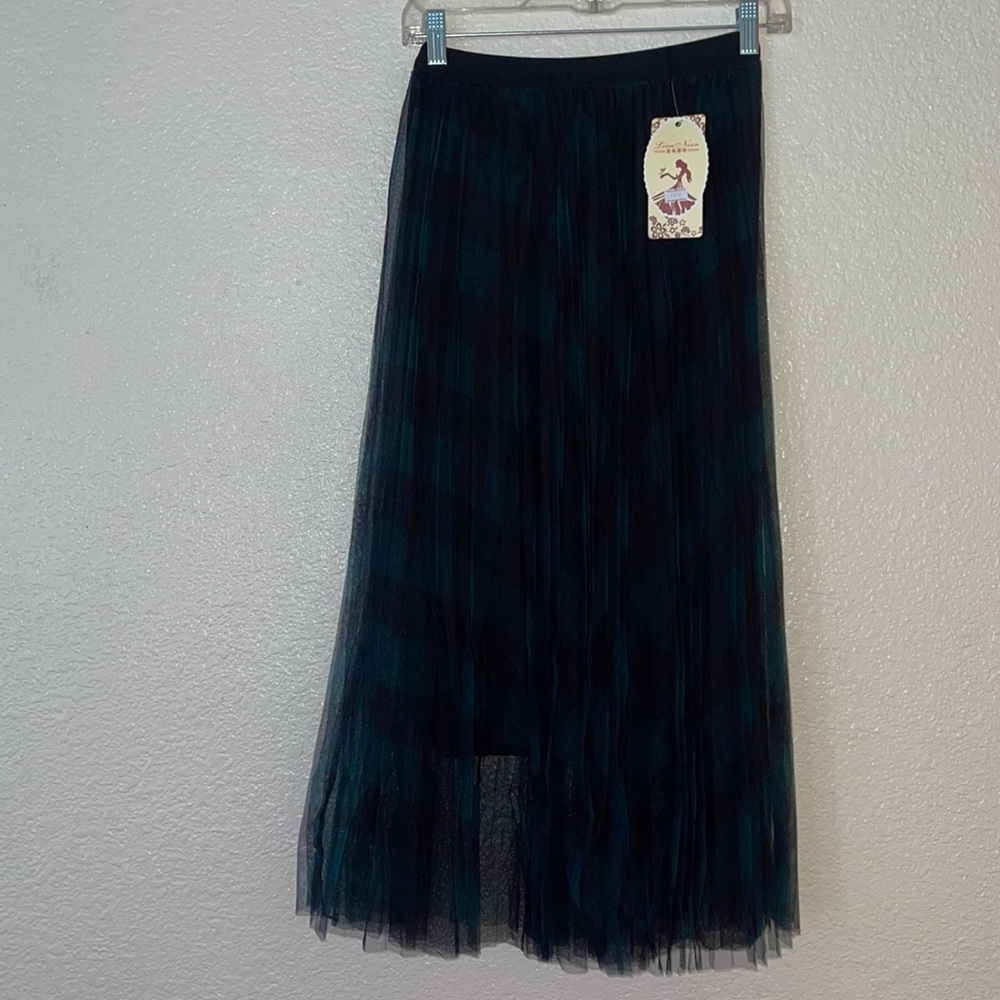 Pleated green & black midi skirt size medium
